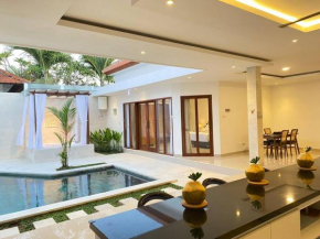 Villa Akmali Umalas 2BR with Private Pool & Jacuzzi